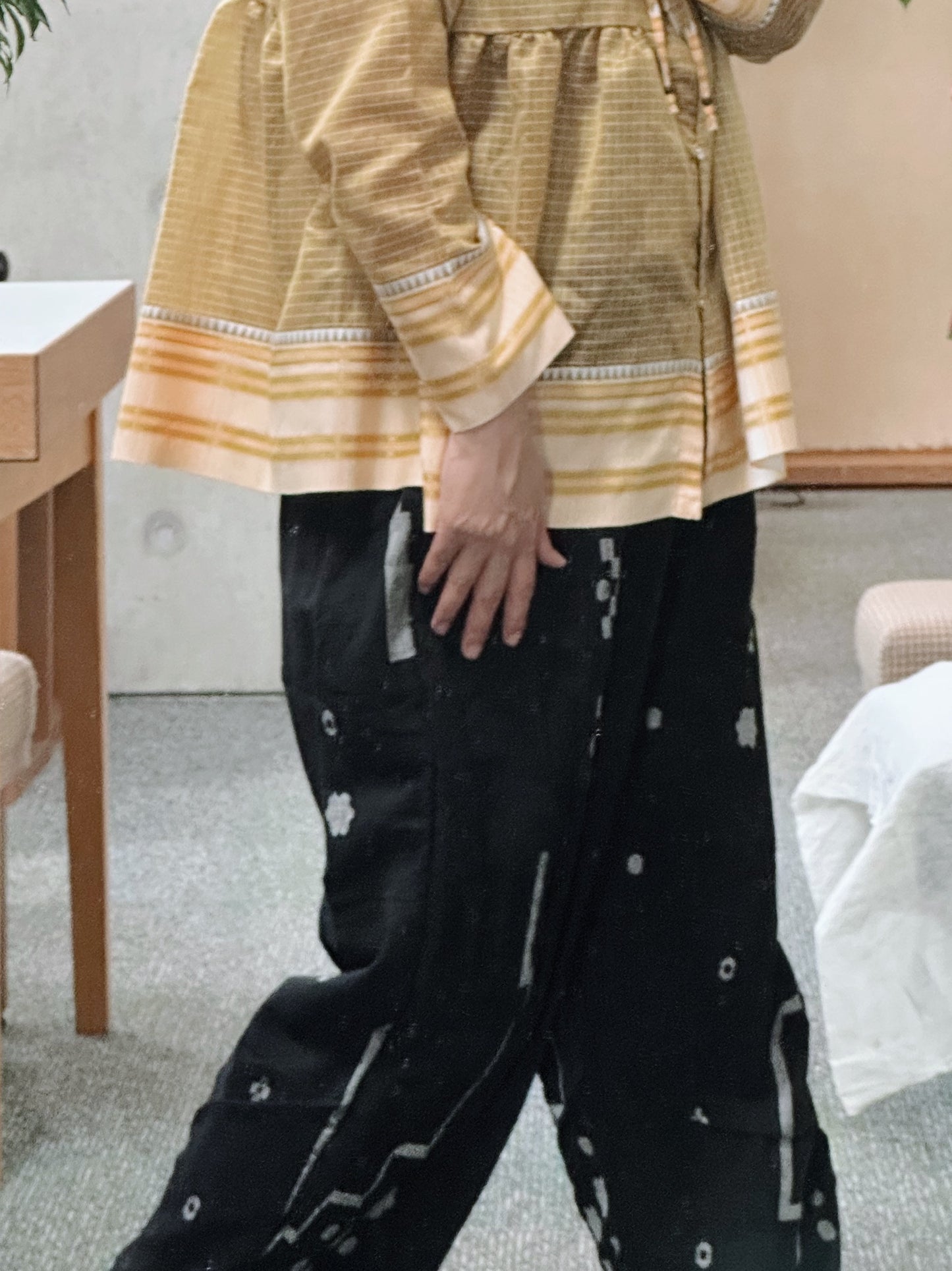 タックテーパードパンツ